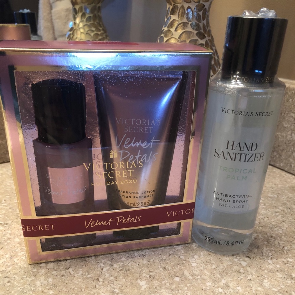 Victoria Secret Velvet Petals Gift Set